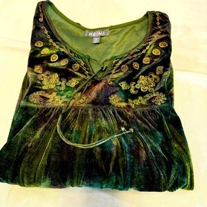 Roz&Ali Womens 2x Crushed Velvet Forest Green blouse for the Holidays